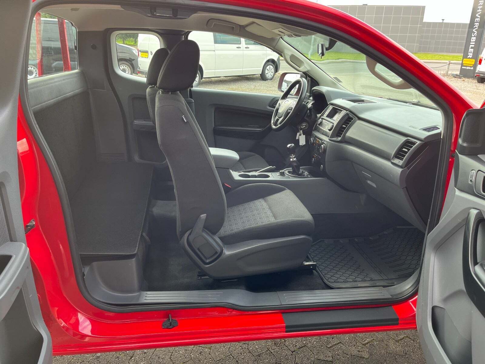 Rød Ford Ranger fra 2016