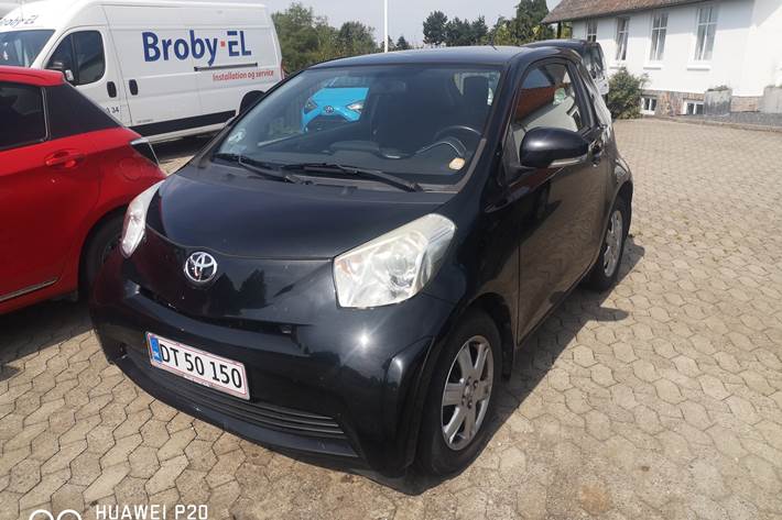 Sort Toyota iQ fra 2009