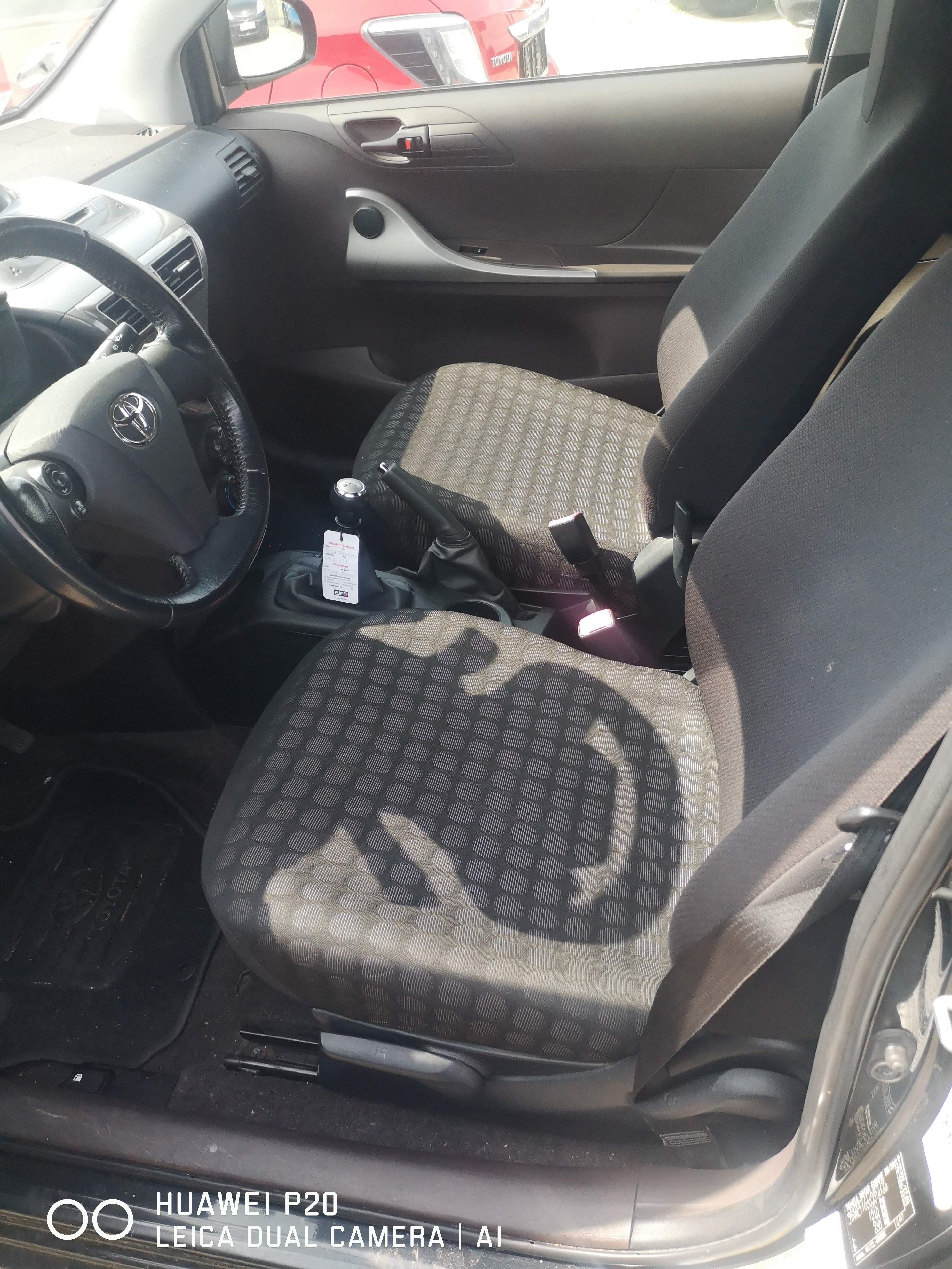 Sort Toyota iQ fra 2009