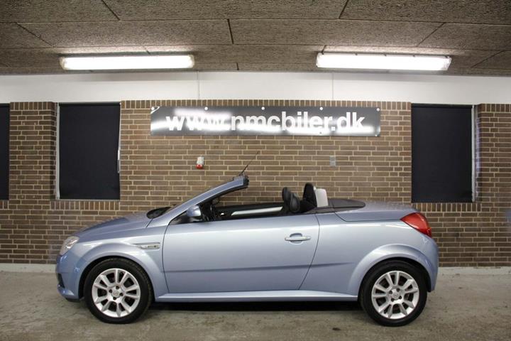 Blå Opel Tigra fra 2009