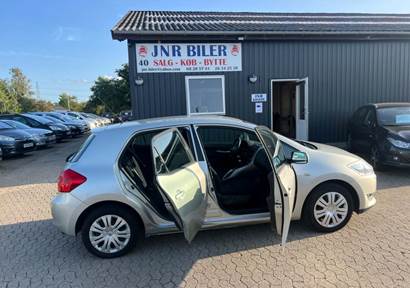 Toyota Auris 1,6 Sol