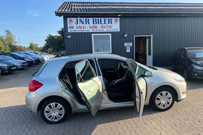 undefined Toyota Auris fra 2009