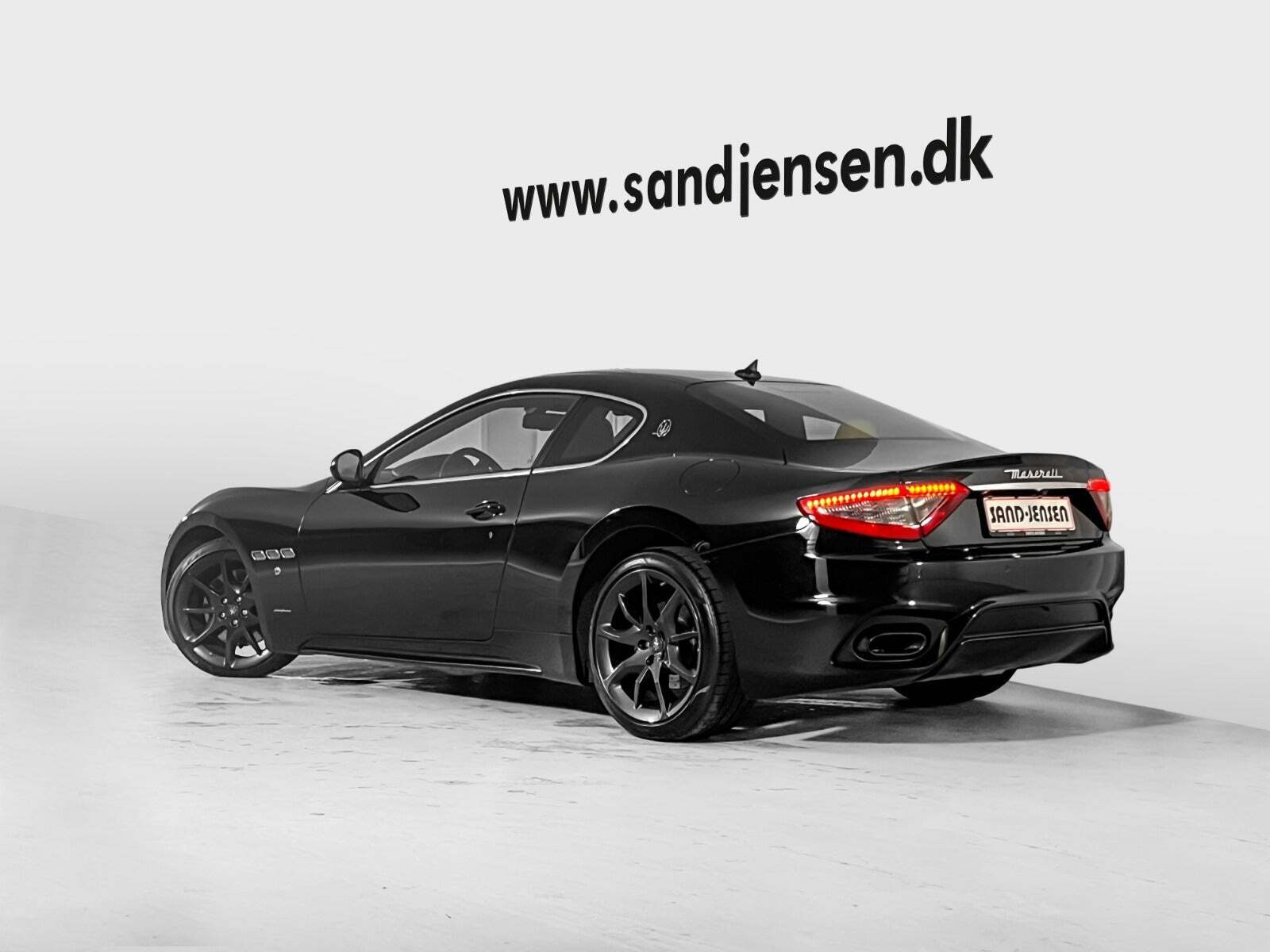 Sort Maserati Granturismo fra 2018