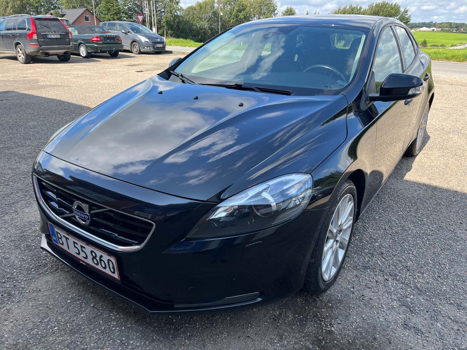 Sort Volvo V40 fra 2014