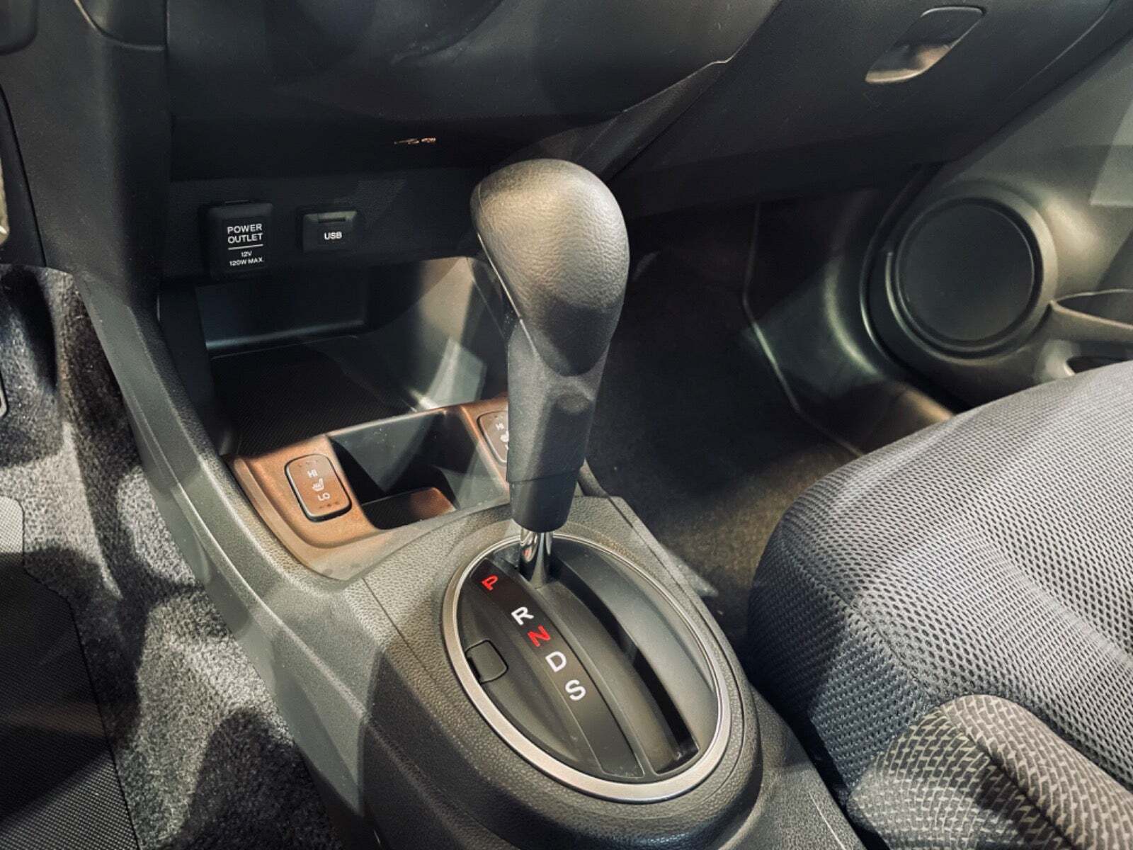 Grå Honda Jazz fra 2014