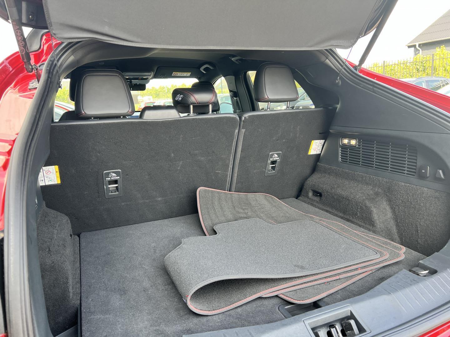 Rød Ford Mustang Mach-E fra 2022