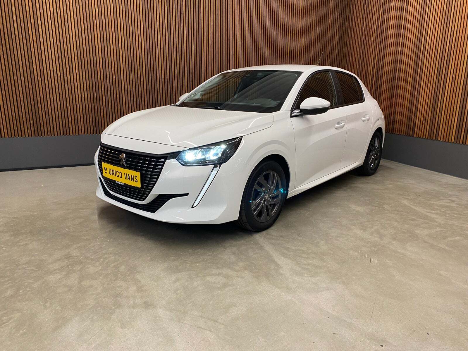 Hvid Peugeot 208 fra 2021