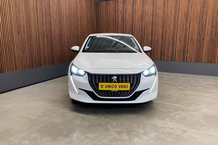 Hvid Peugeot 208 fra 2021