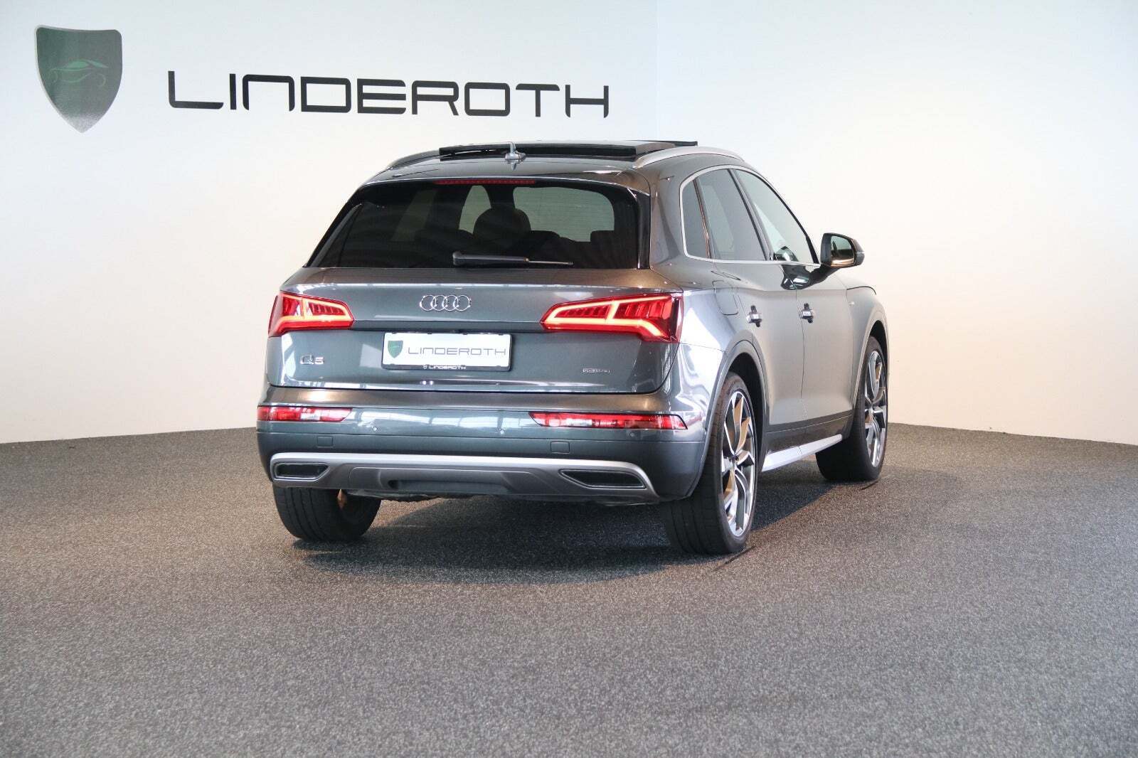 Grå Audi Q5 fra 2017