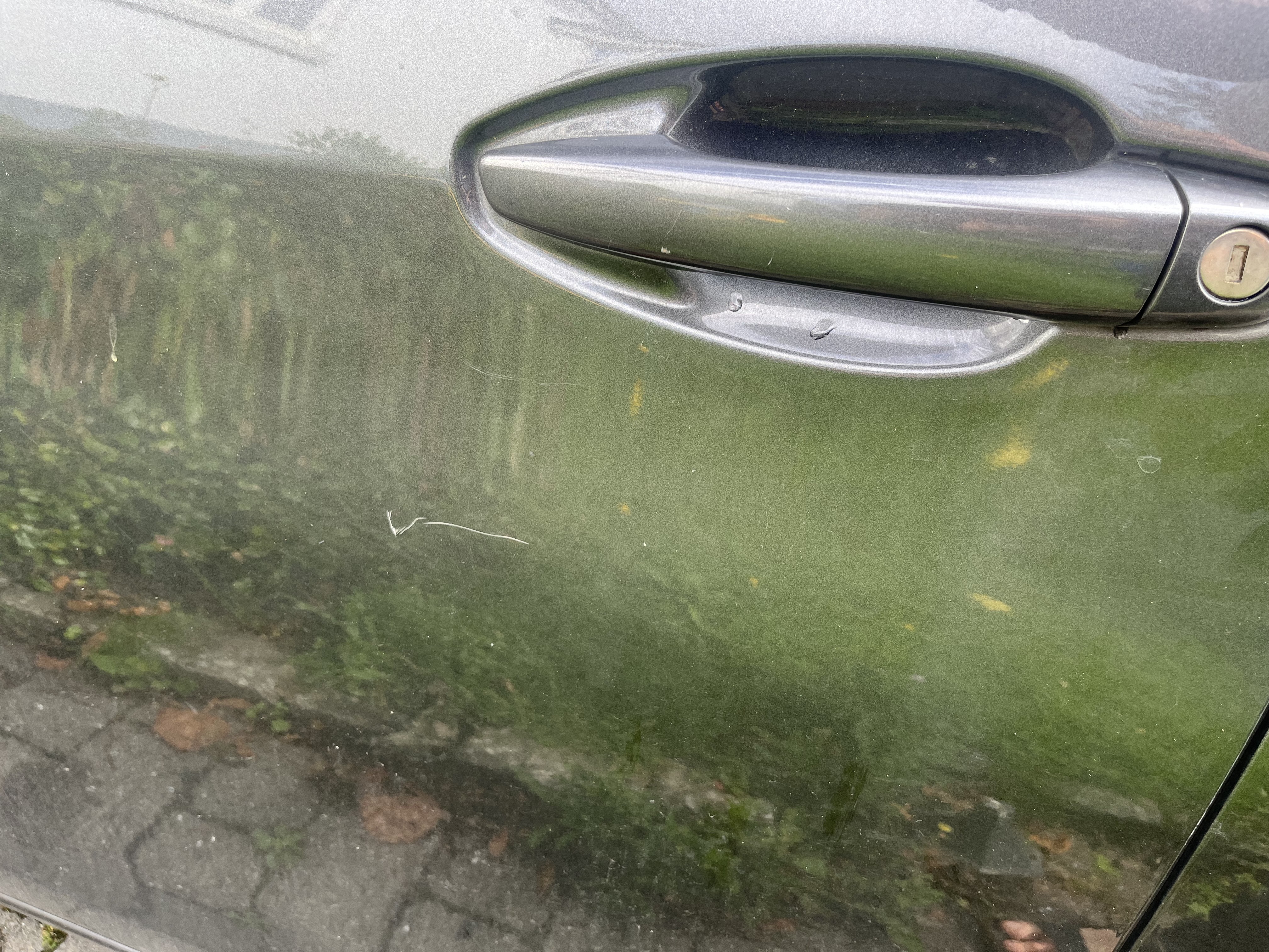 Grå Peugeot 308 fra 2019