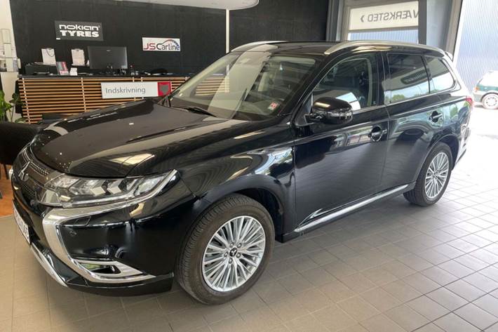 undefined Mitsubishi Outlander fra 2020