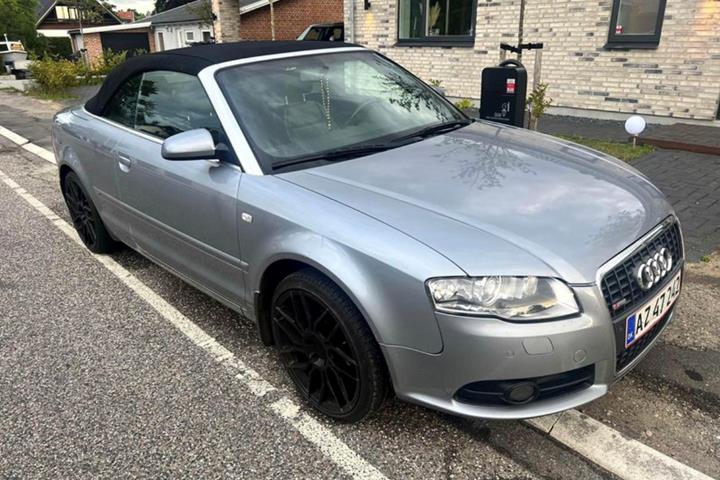 Sølv Audi A4 Cabriolet fra 2007