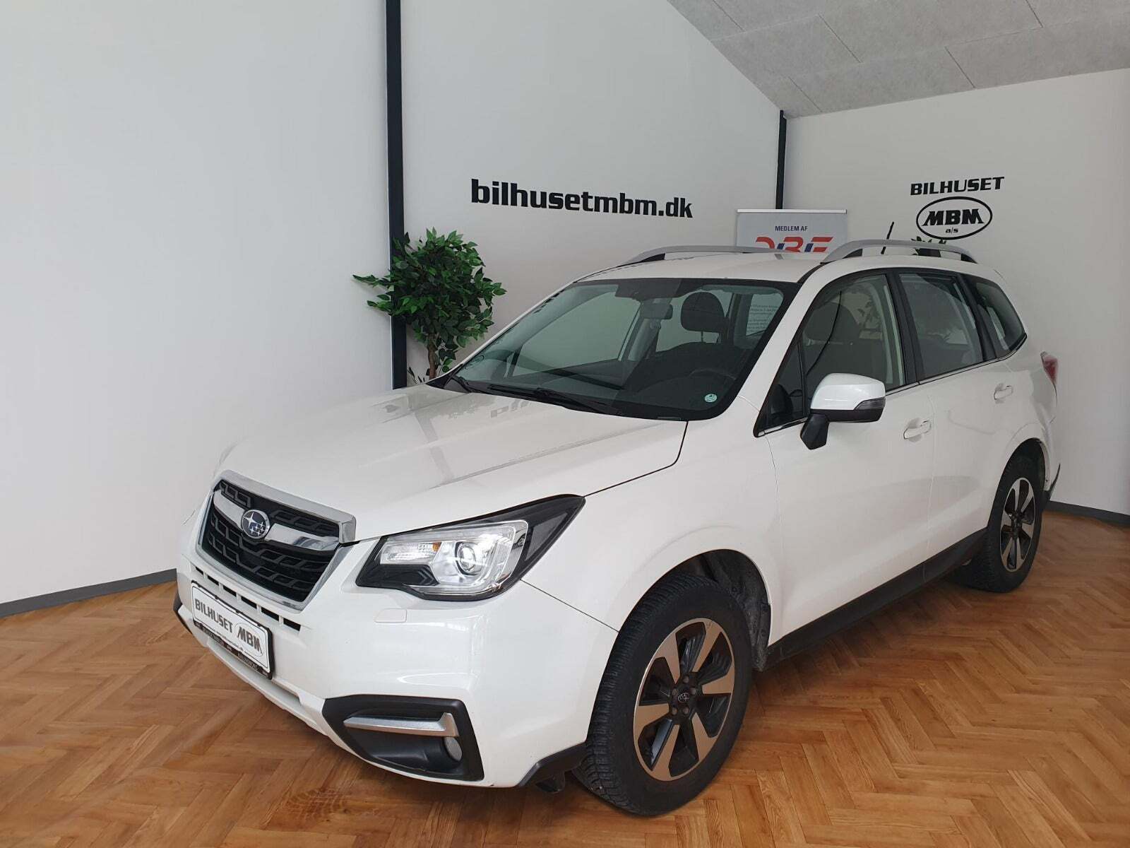Hvid Subaru Forester fra 2016