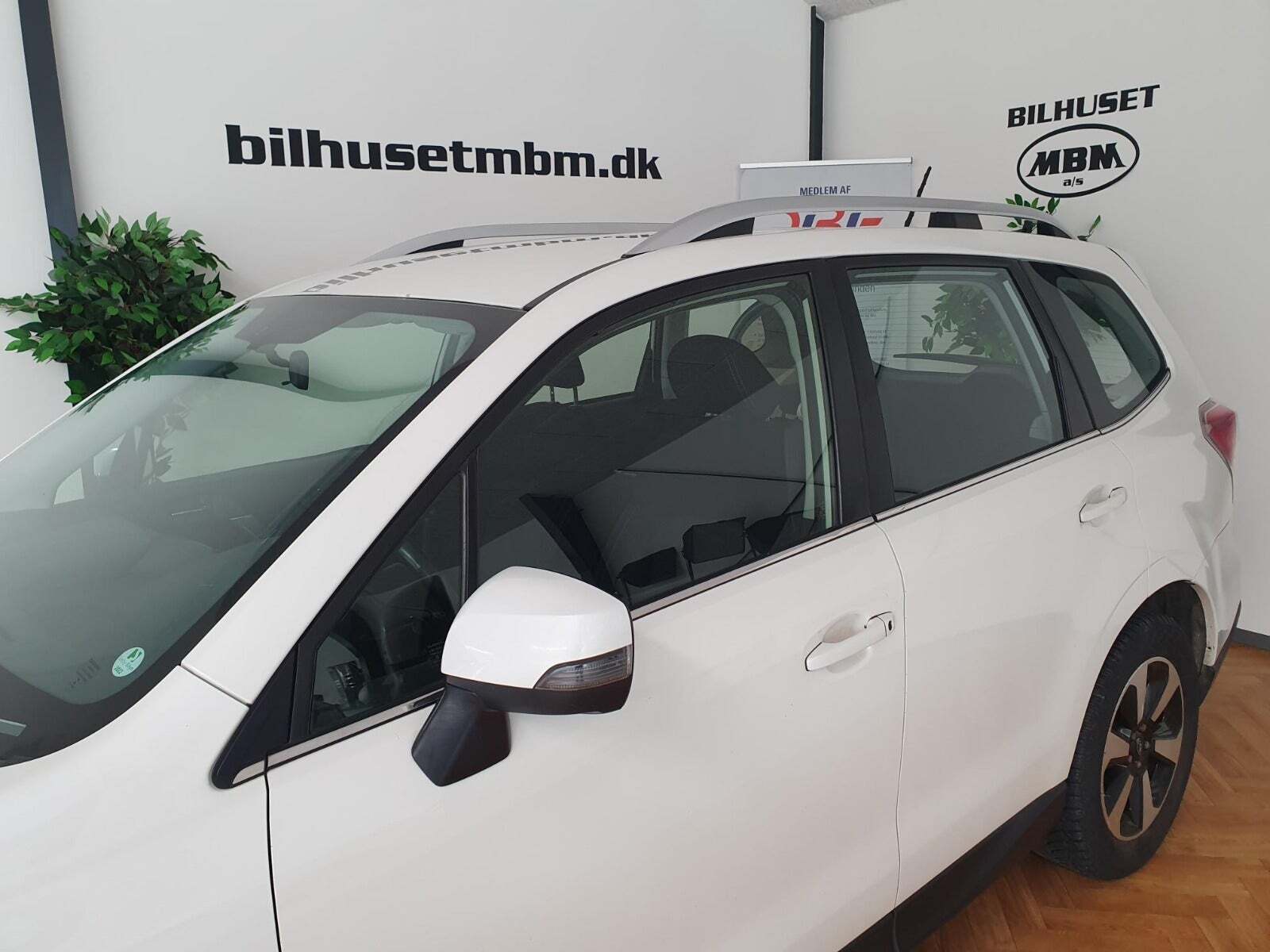 Hvid Subaru Forester fra 2016