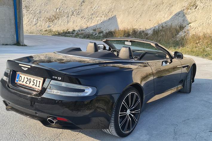 Sort Aston Martin DB9 fra 2014