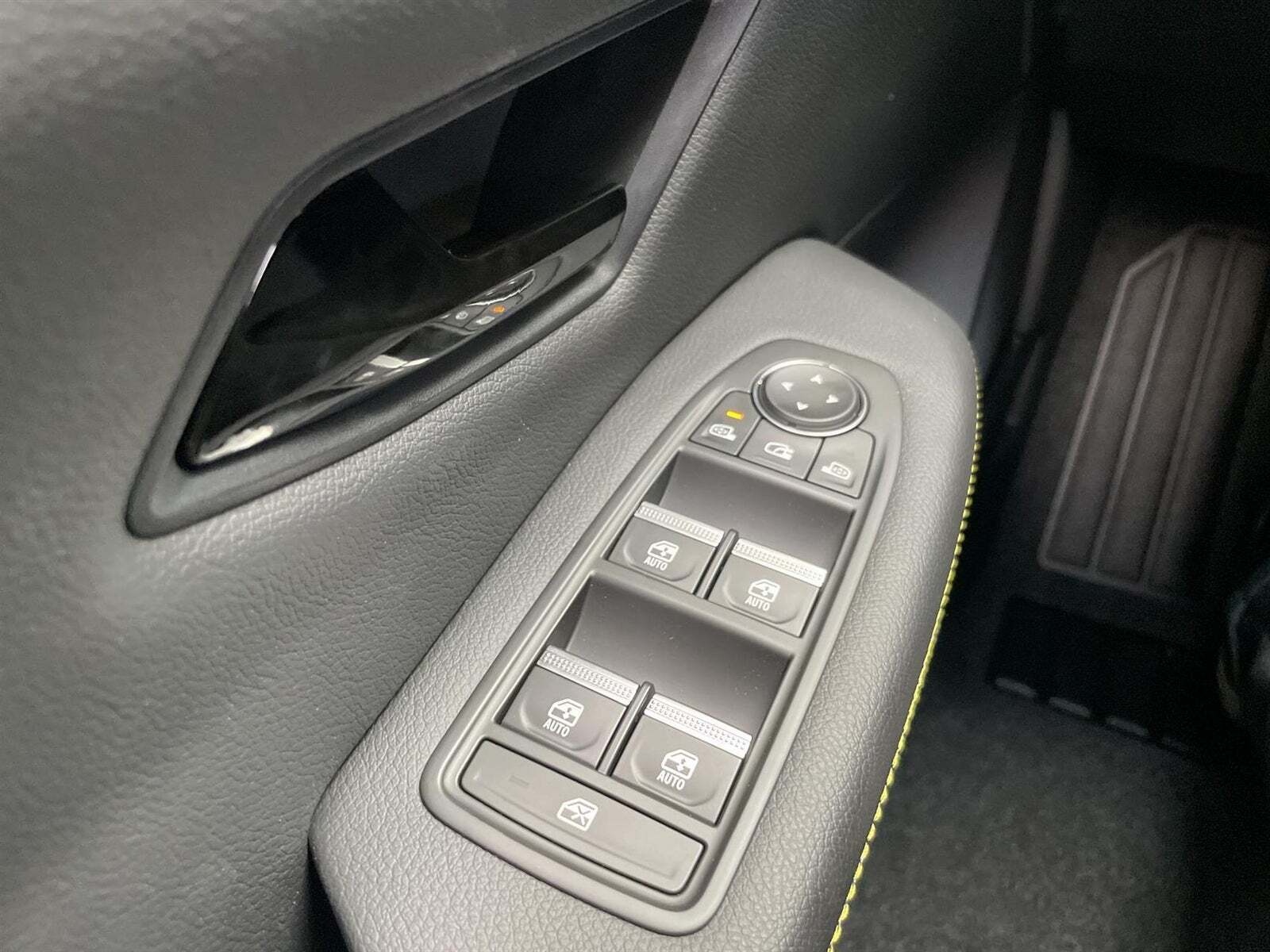 Grå Renault Megane E-Tech fra 2023