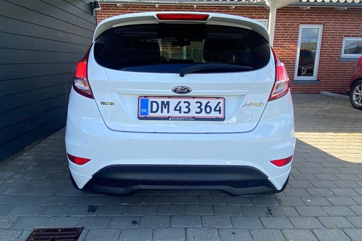 Hvid Ford Fiesta fra 2016