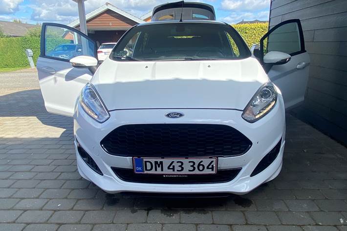 Hvid Ford Fiesta fra 2016