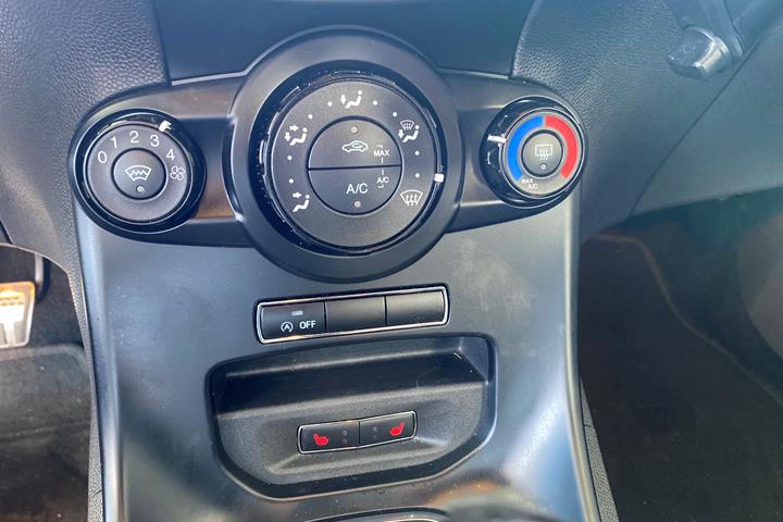 Hvid Ford Fiesta fra 2016