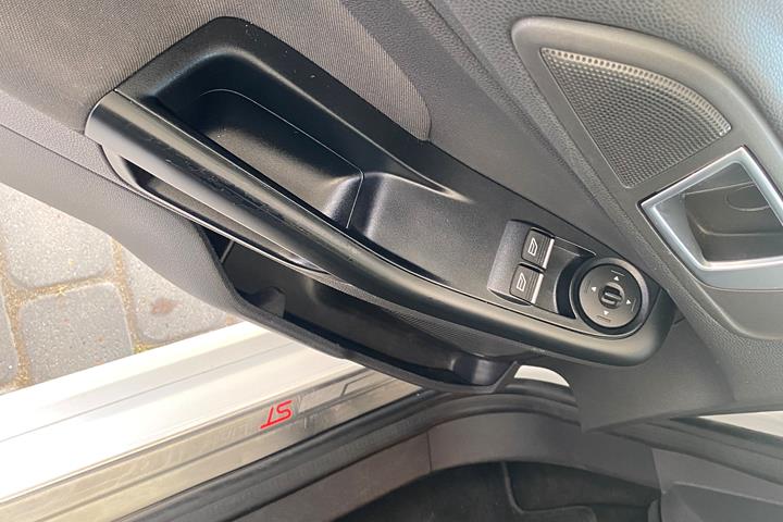 Hvid Ford Fiesta fra 2016