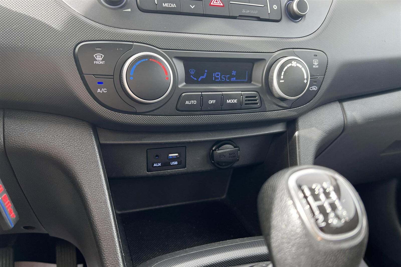 Hvid Hyundai i10 fra 2018