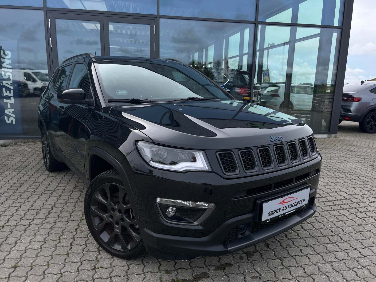 Sort Jeep Compass fra 2020