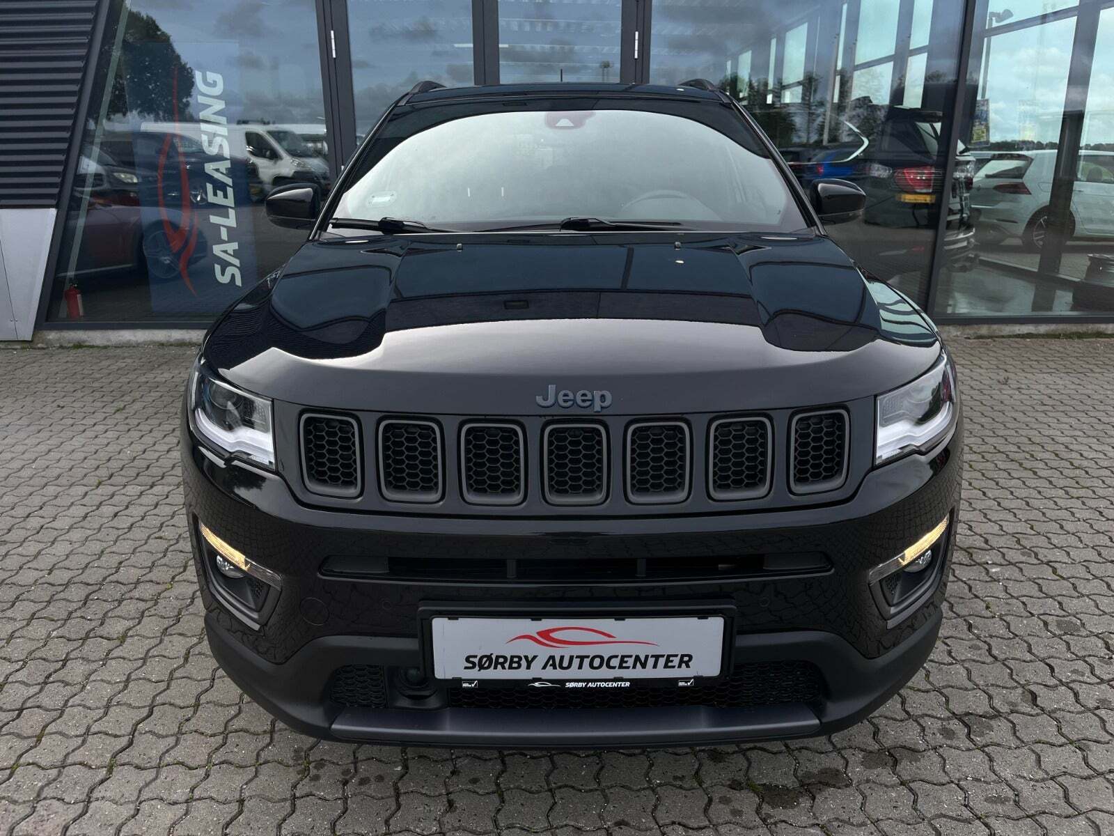 Sort Jeep Compass fra 2020