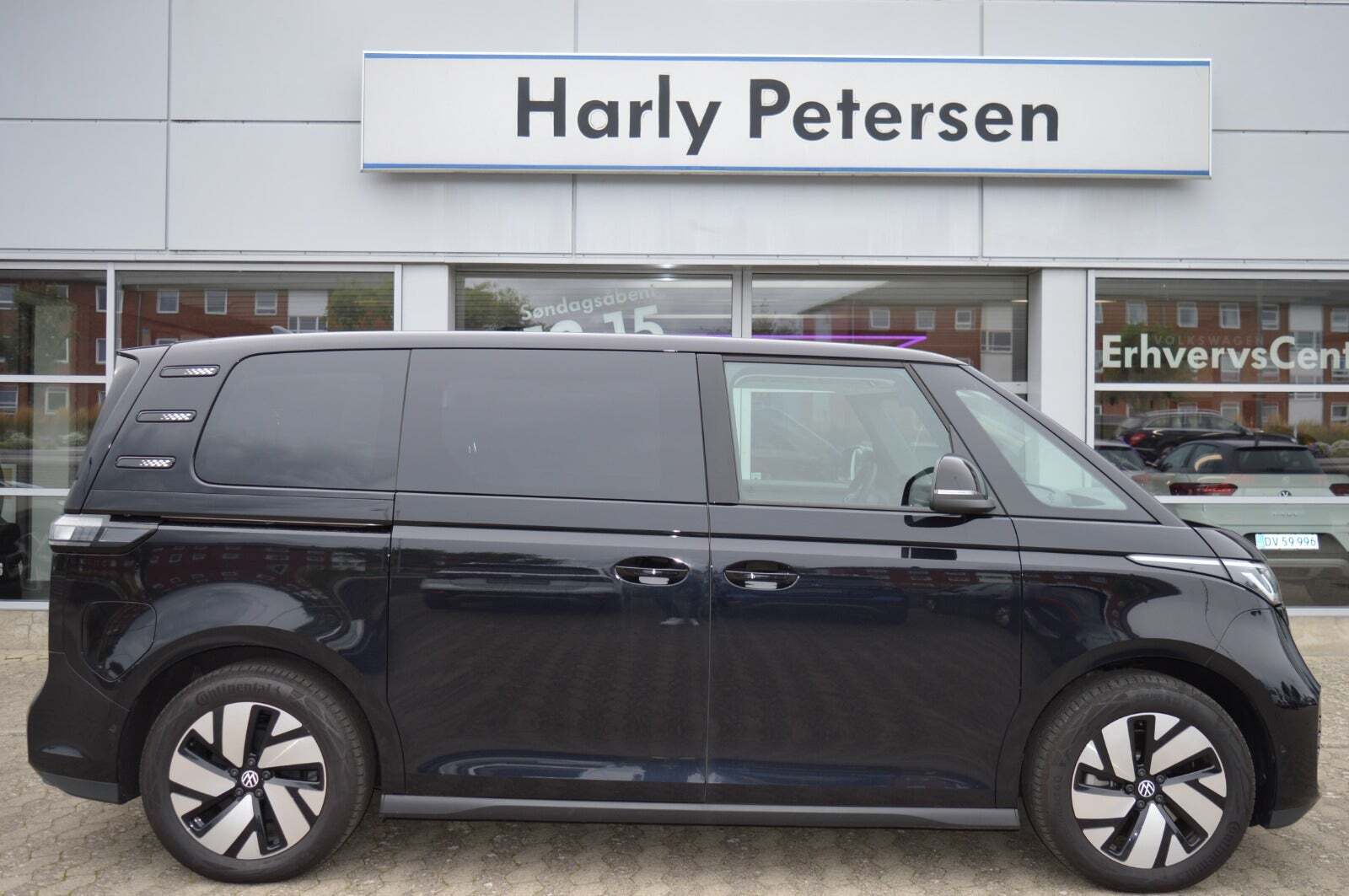 Grå VW ID.Buzz fra 2023