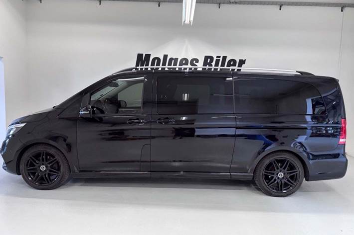 Sort Mercedes V300 d fra 2019 set udefra