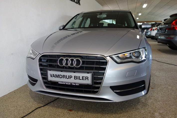 Grå Audi A3 fra 2015