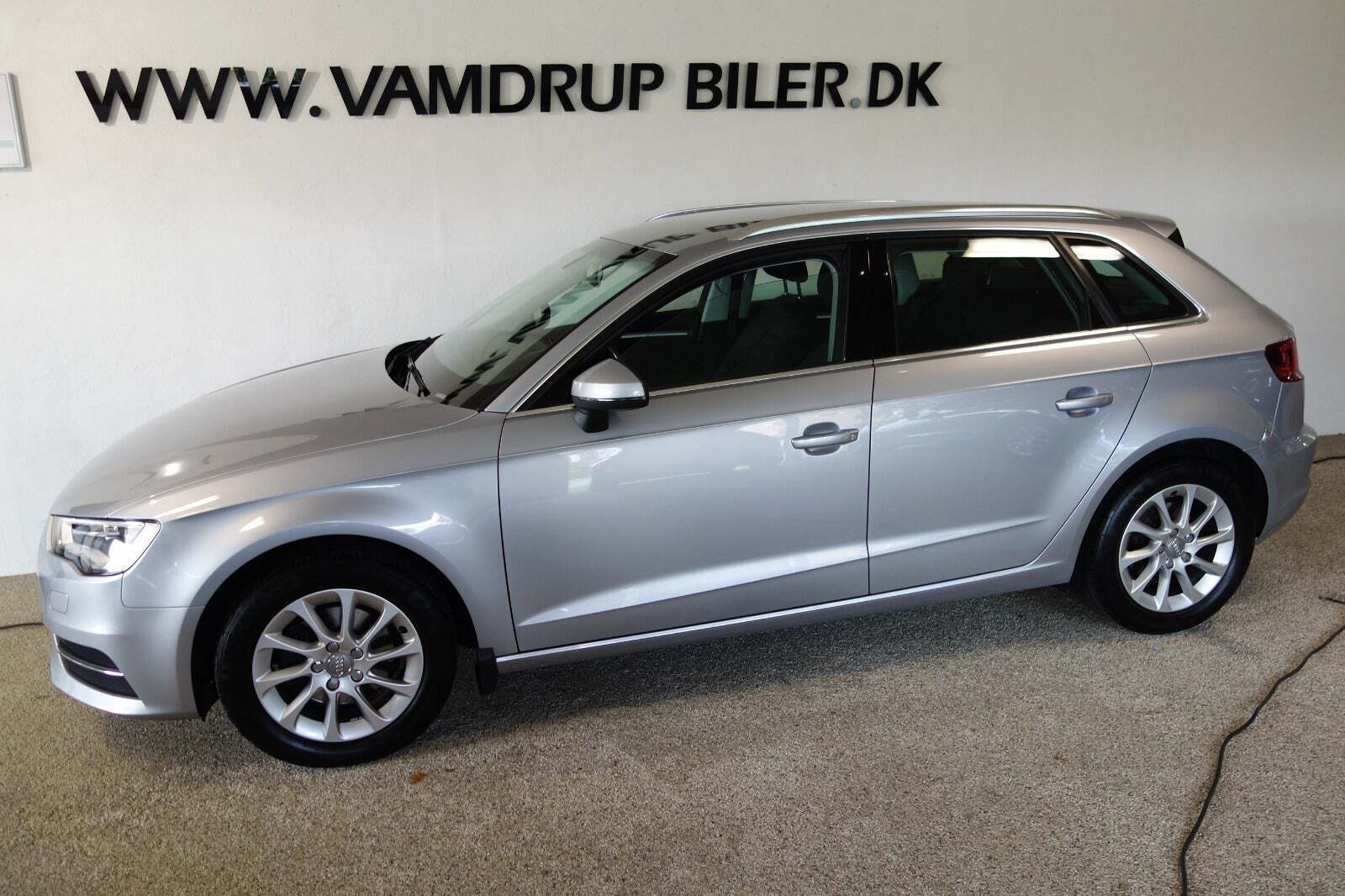 Grå Audi A3 fra 2015