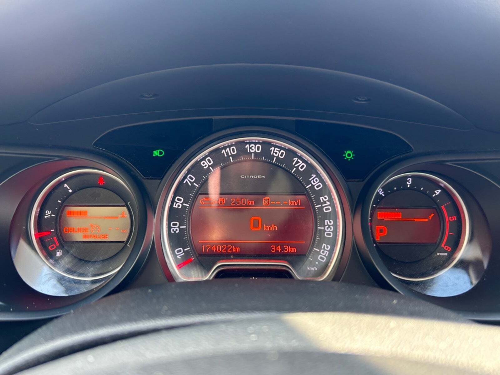 Grå Citroën C5 fra 2013