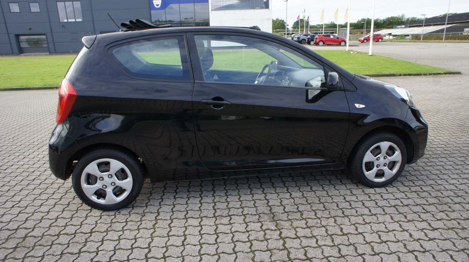 Grå Kia Picanto fra 2014