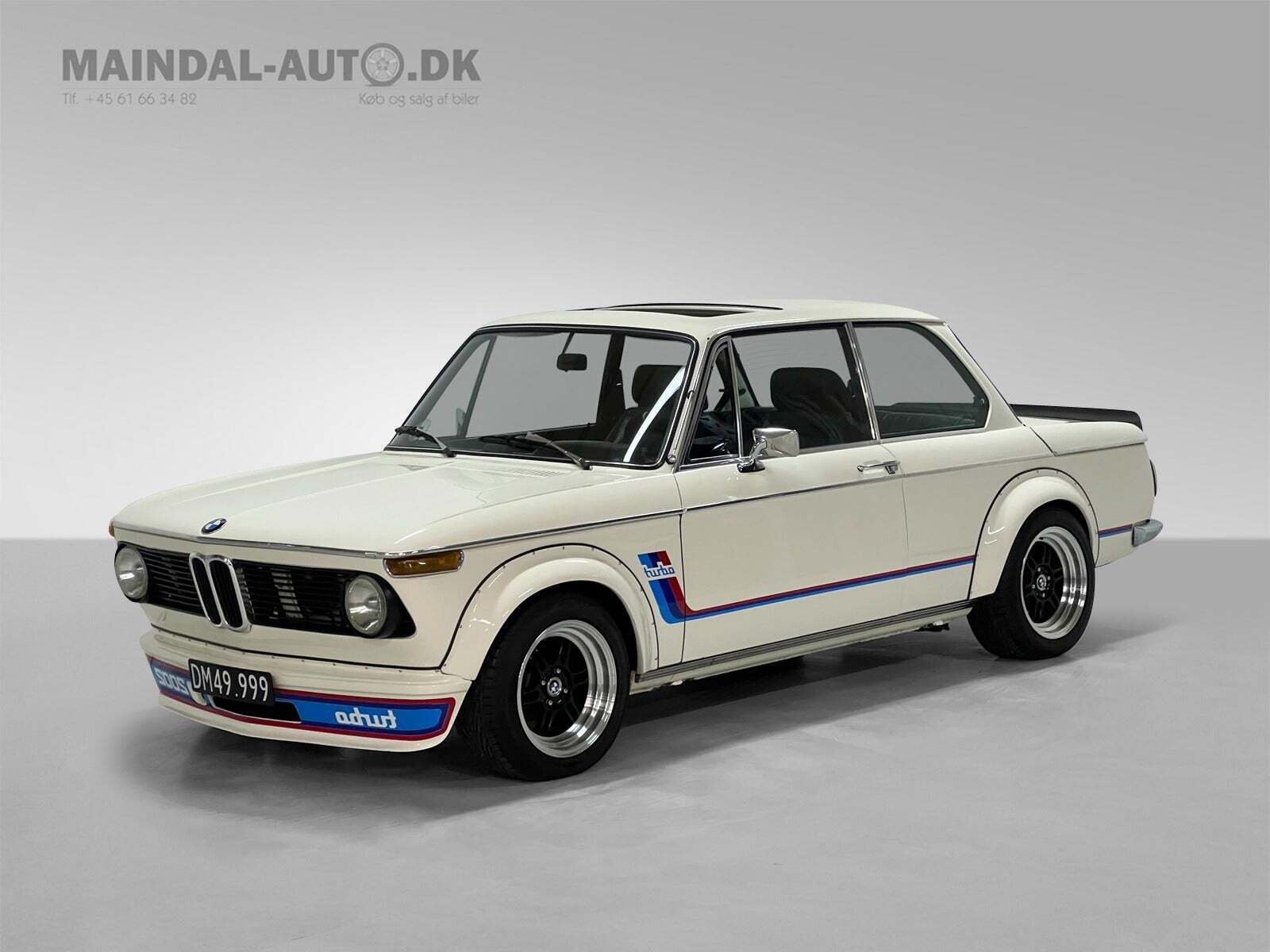 Hvid BMW 2002 fra 1974