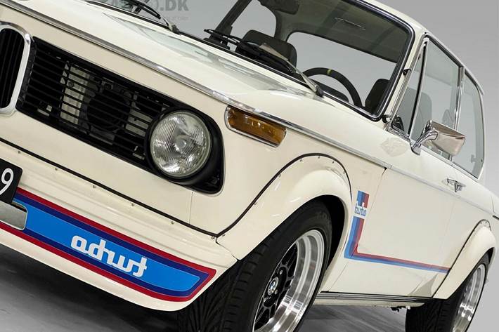 Hvid BMW 2002 fra 1974