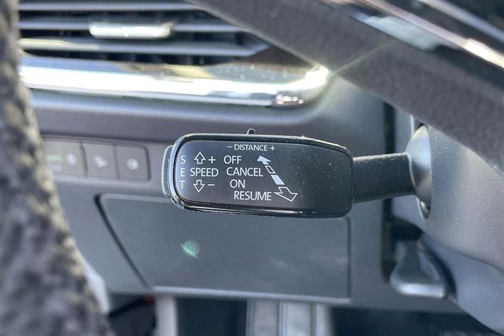 Grå Skoda Enyaq fra 2022