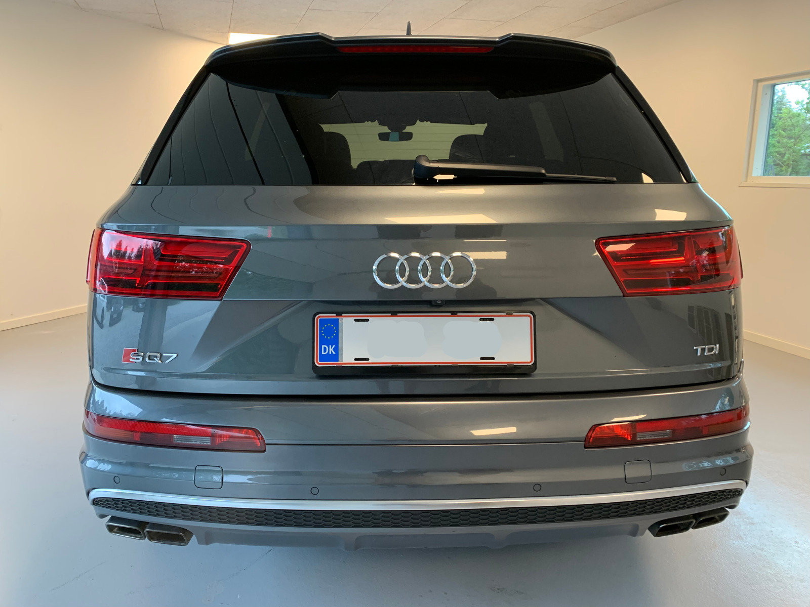 Grå Audi SQ7 fra 2017