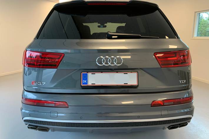 Grå Audi SQ7 fra 2017