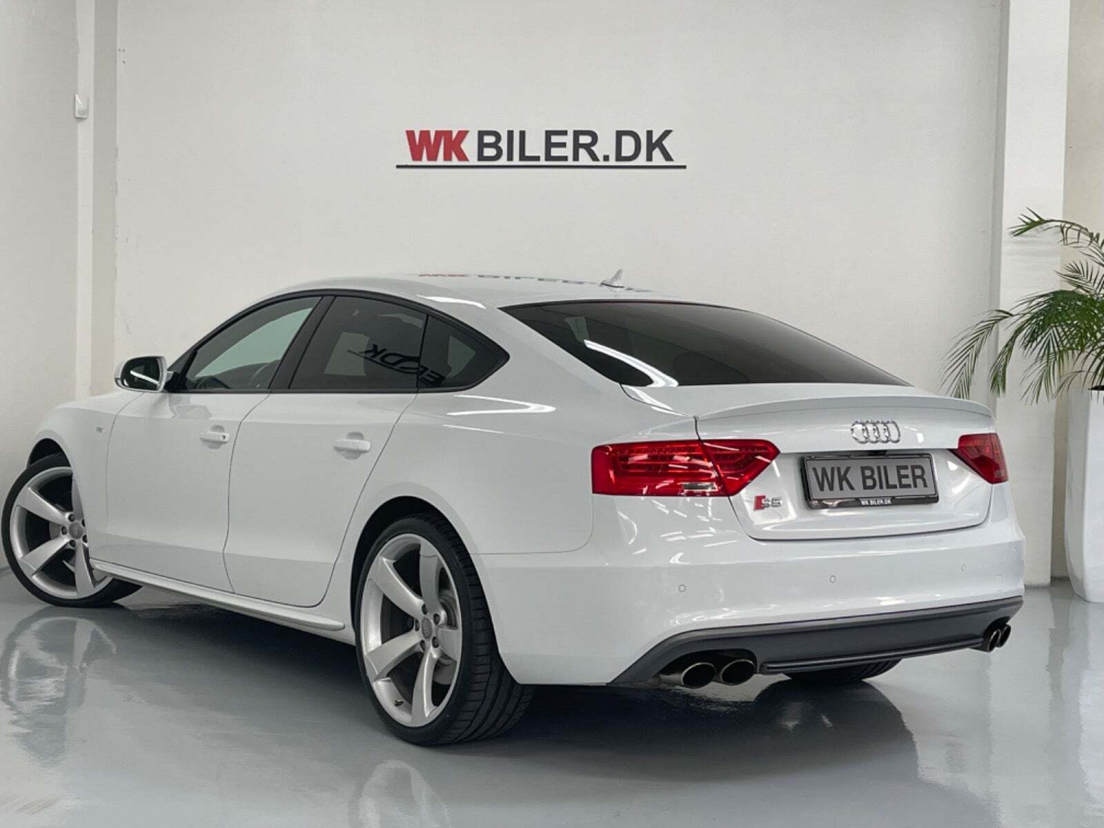 Hvid Audi S5 fra 2012