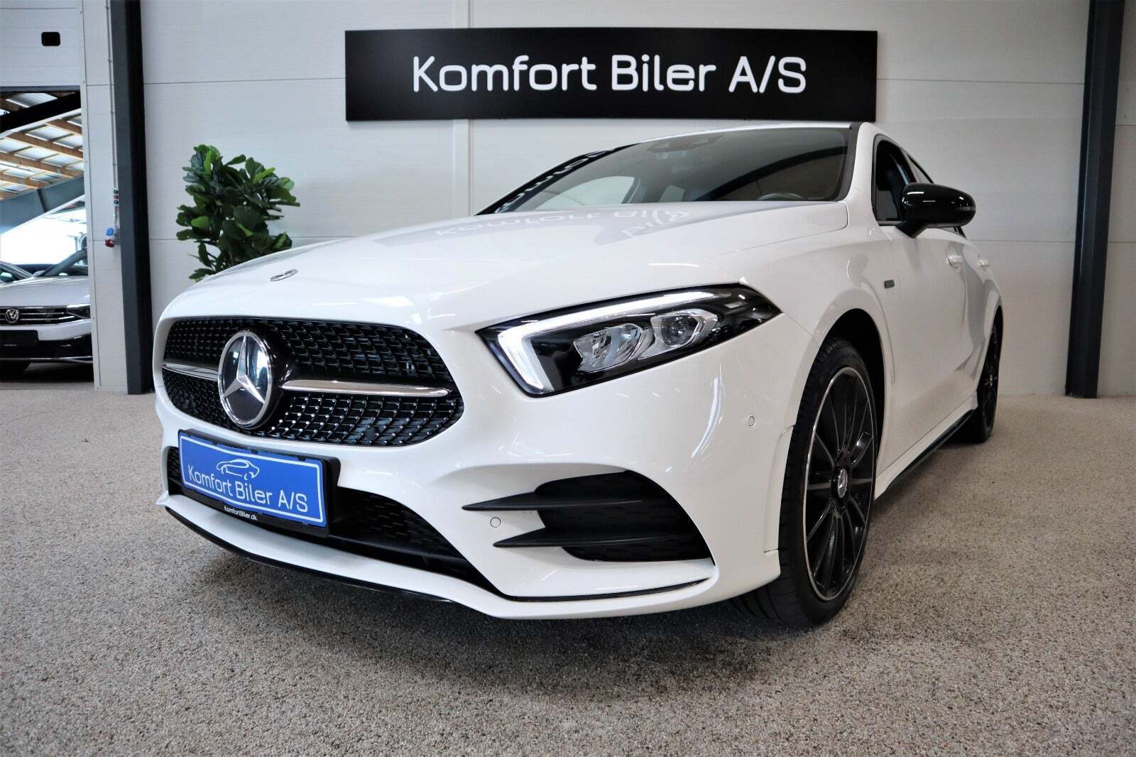 Hvid Mercedes A250 e fra 2021