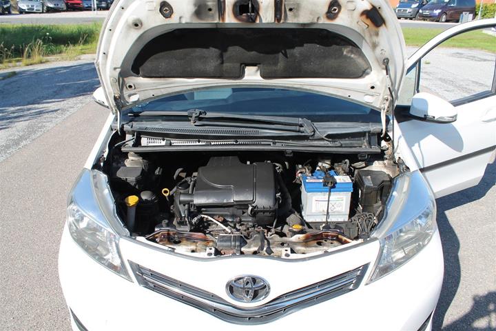 Hvid Toyota Yaris fra 2012