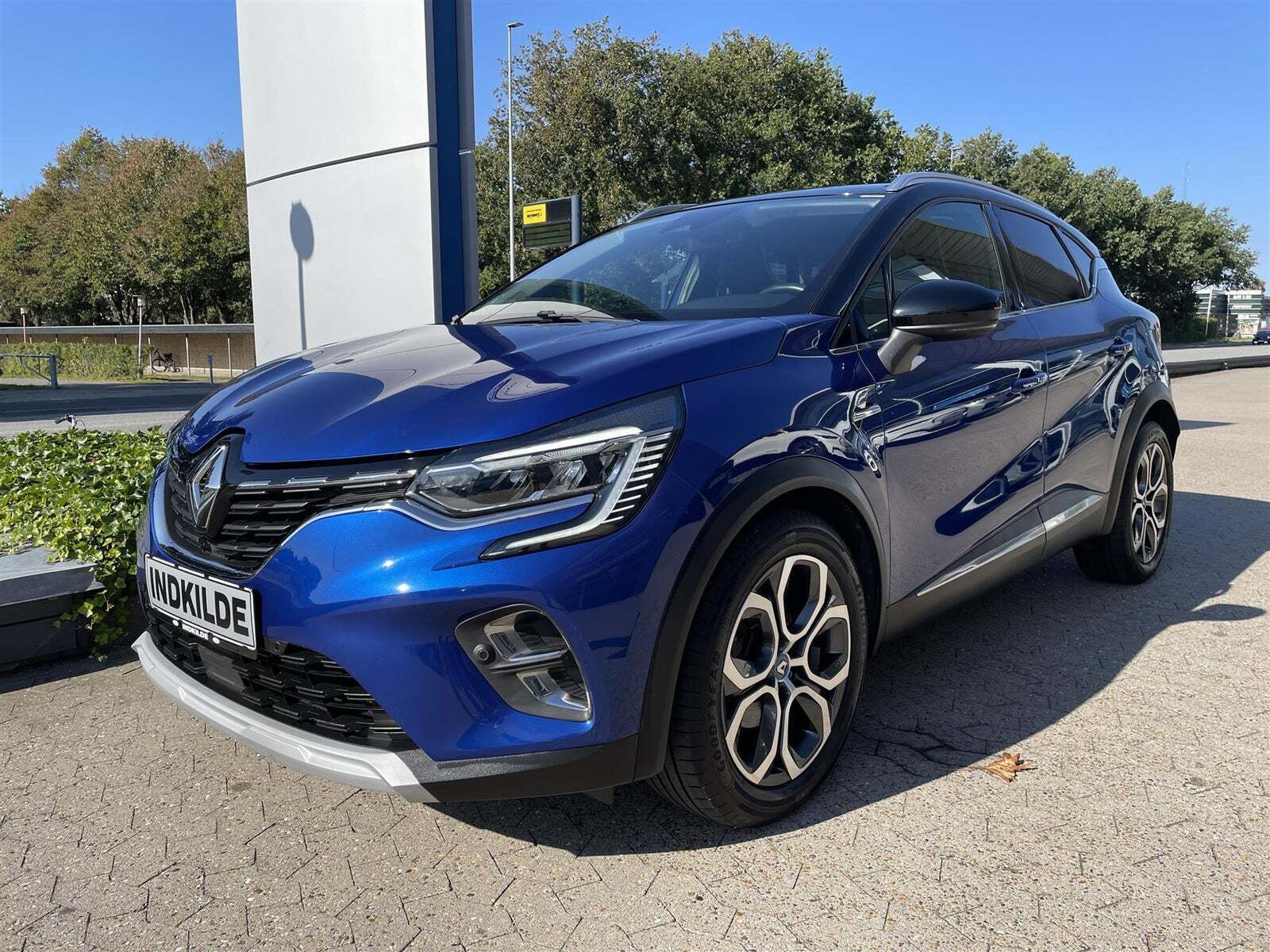 Blå Renault Captur fra 2021