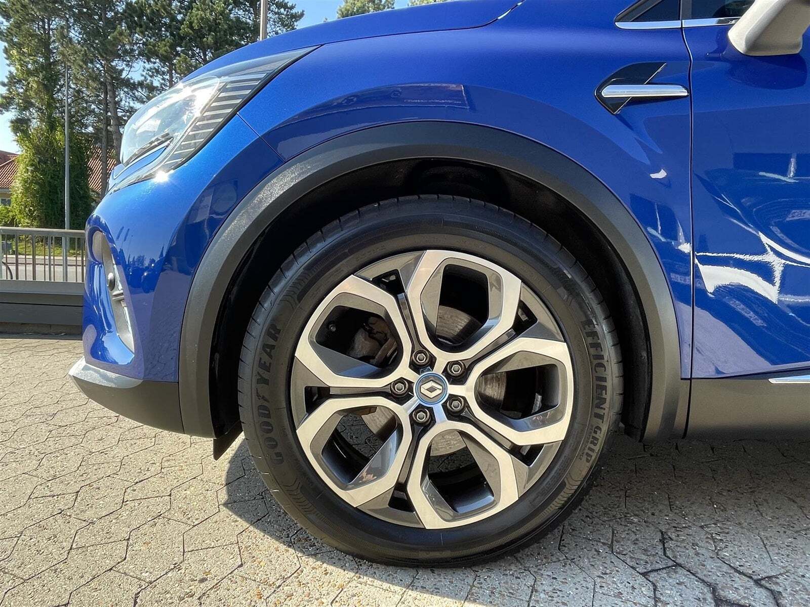 Blå Renault Captur fra 2021