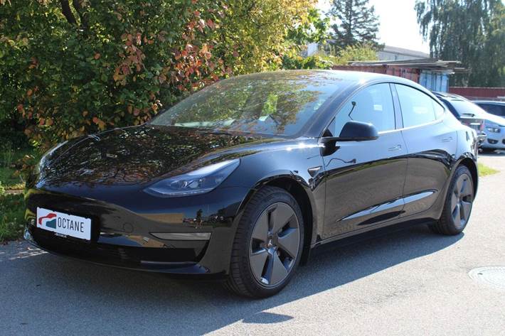Sort Tesla Model 3 fra 2023