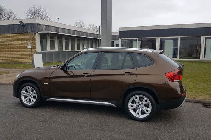 Beige BMW X1 fra 2010