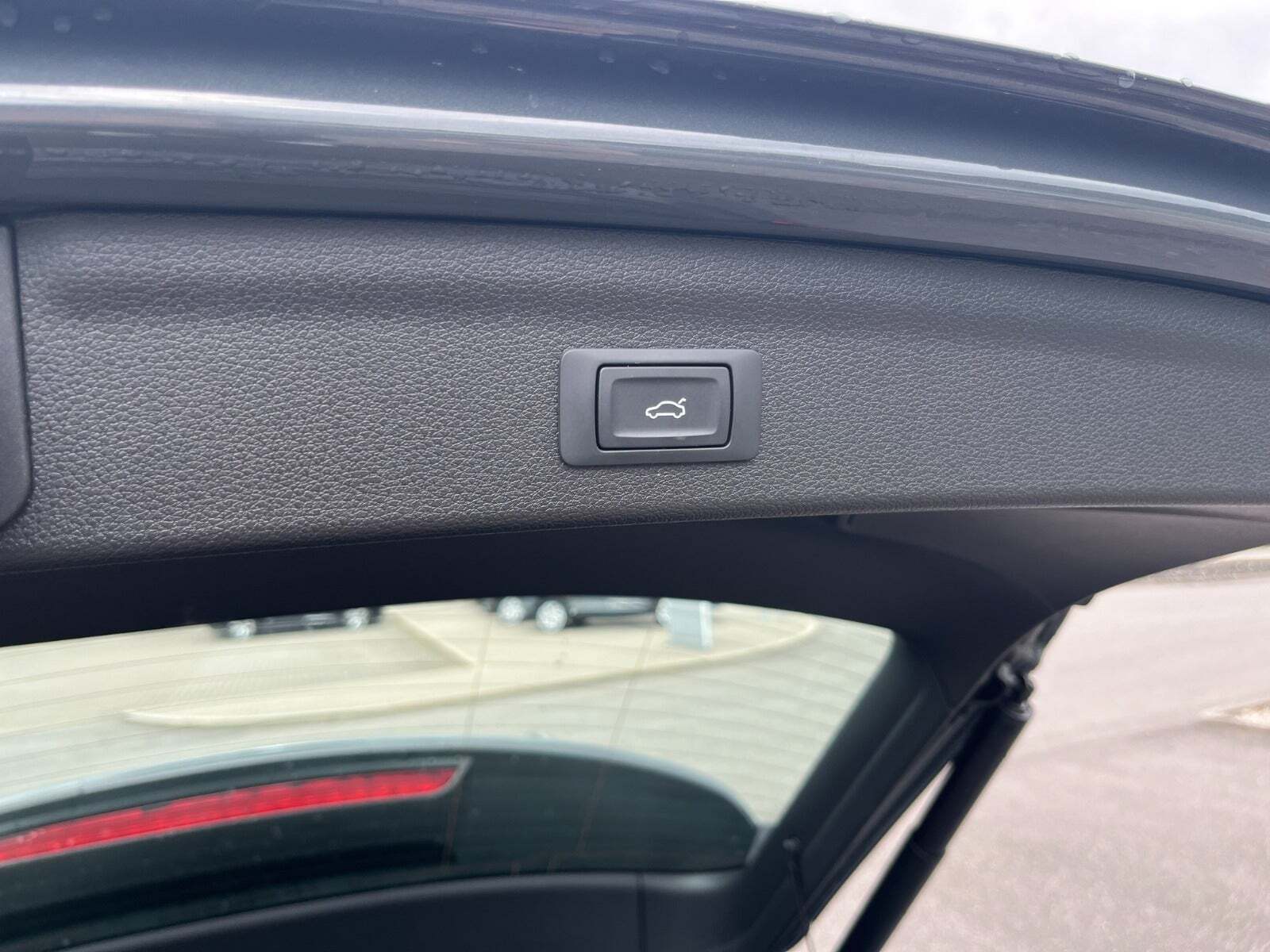 Grå Audi Q3 fra 2022