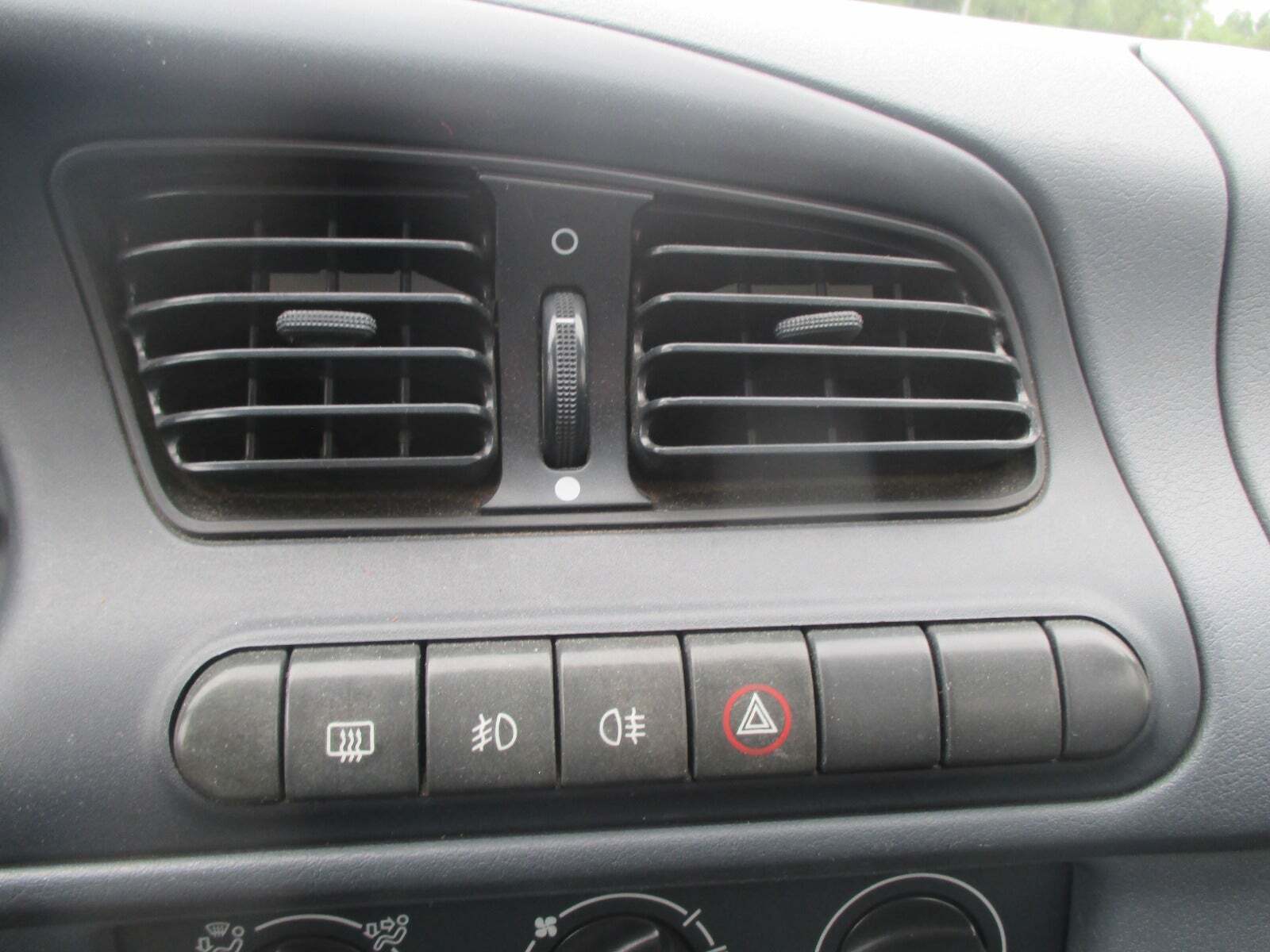 Rød Skoda Felicia fra 1997