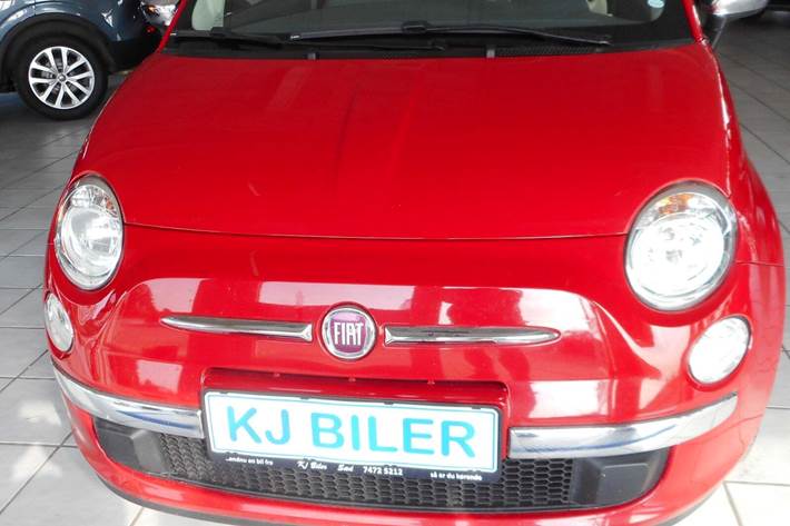 Rød Fiat 500C fra 2014