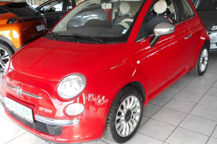 Rød Fiat 500C fra 2014
