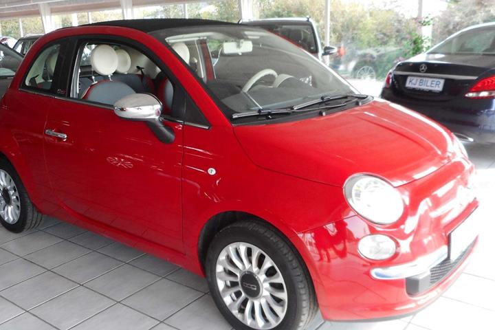 Rød Fiat 500C fra 2014